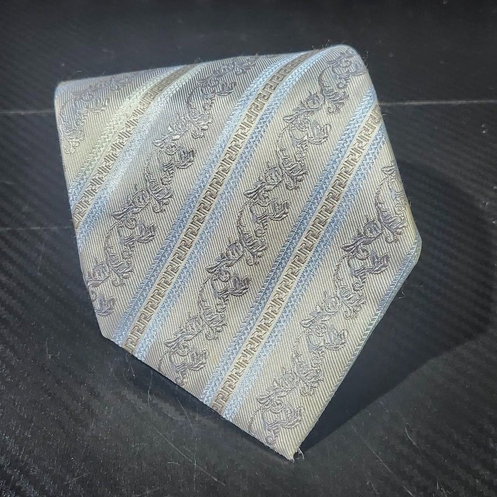 Croton Mens Silver Blue Abstract Floral Greek Key Handmade 100% Silk Wide Tie